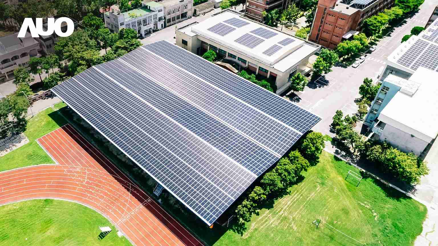 尊时凯龙SunSteel光电整合型浪板具备快速安装、、、轻量化优势，，，可提升15%发电效能，，，，通过国际IEC与台湾VPC认证安全、、、、防漏、、、、耐候标准