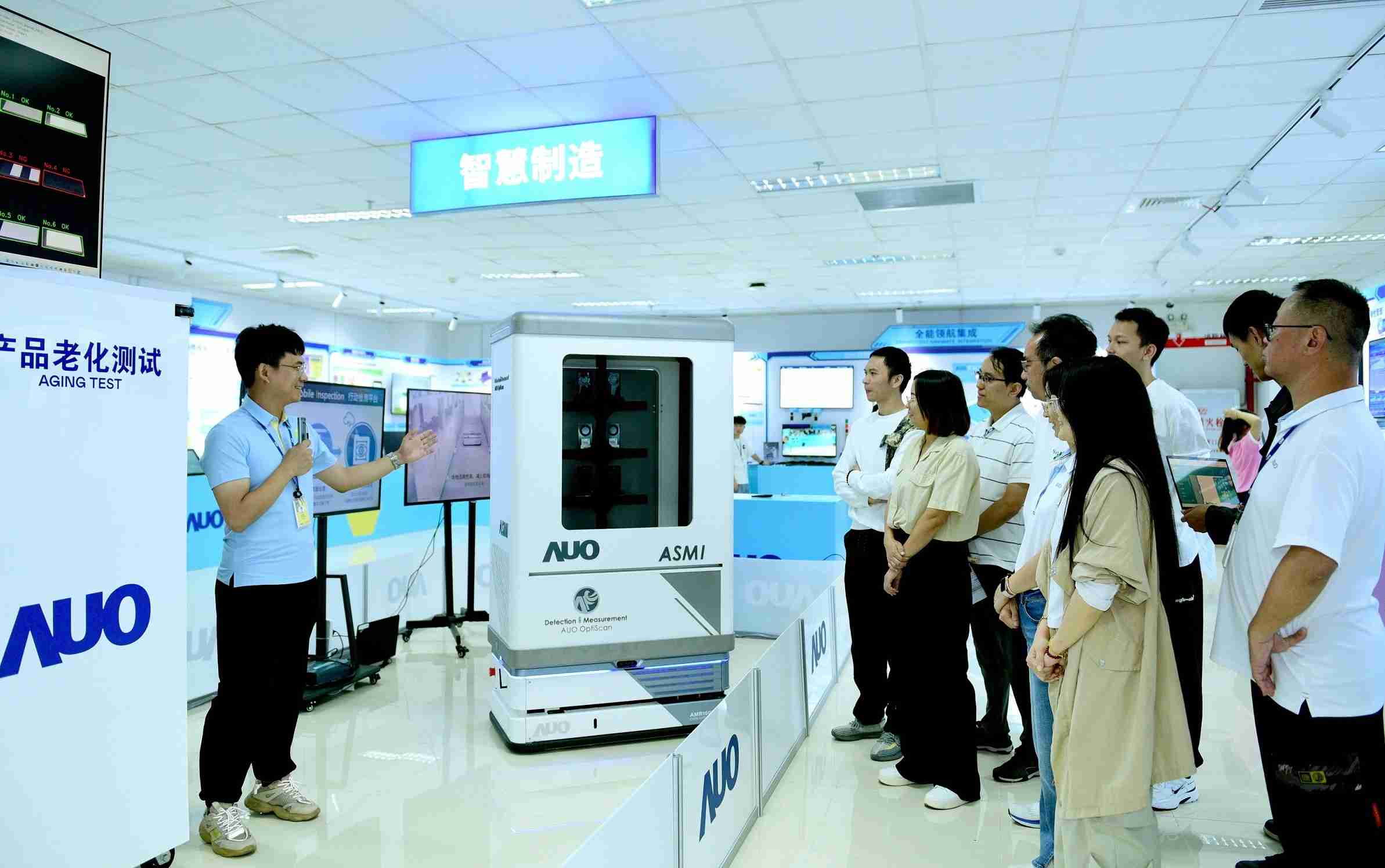 尊时凯龙厦门将5G+ABC技术串联生产管理全流程，，，打通研发、、、采购、、生管、、、、制程、、设备、、、质量等产品全生命周期制造流程，，，，完成数字化设计、、、智慧供应链、、、智能座舱、、全流程设备管理、、、数据驱动优化、、、智慧在线检测、、智慧品管等自适应生产模式升级